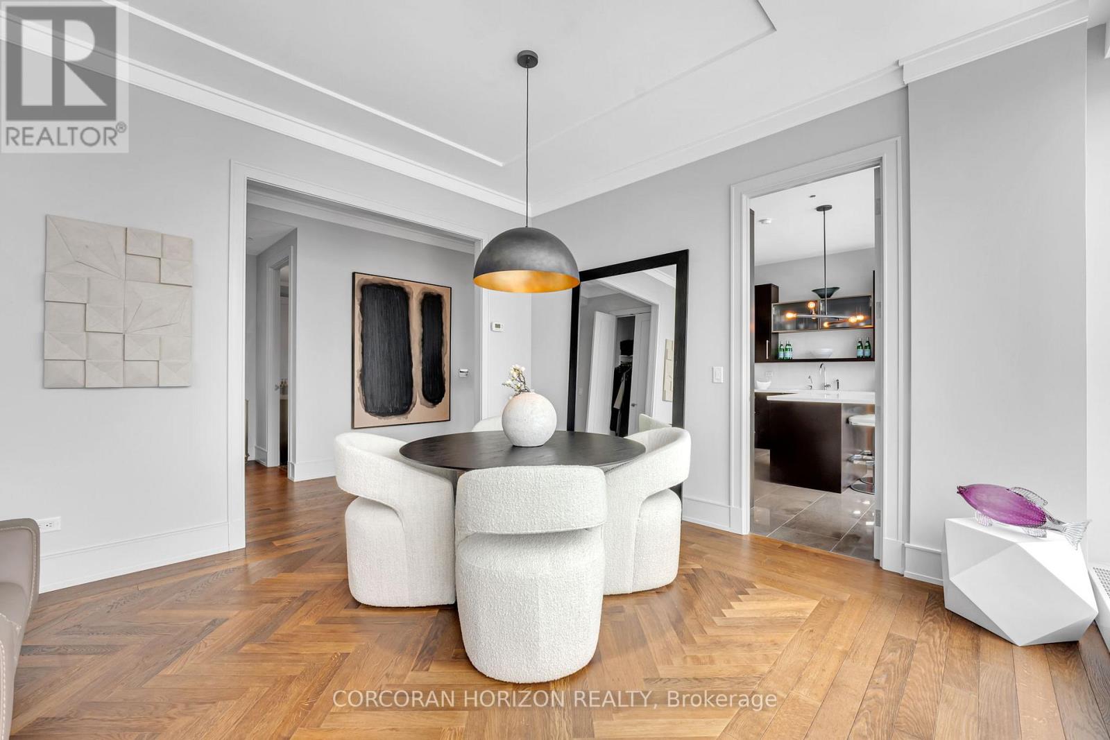 3303 - 183 Wellington Street W, Toronto, Ontario  M5V 0A1 - Photo 10 - C12965744