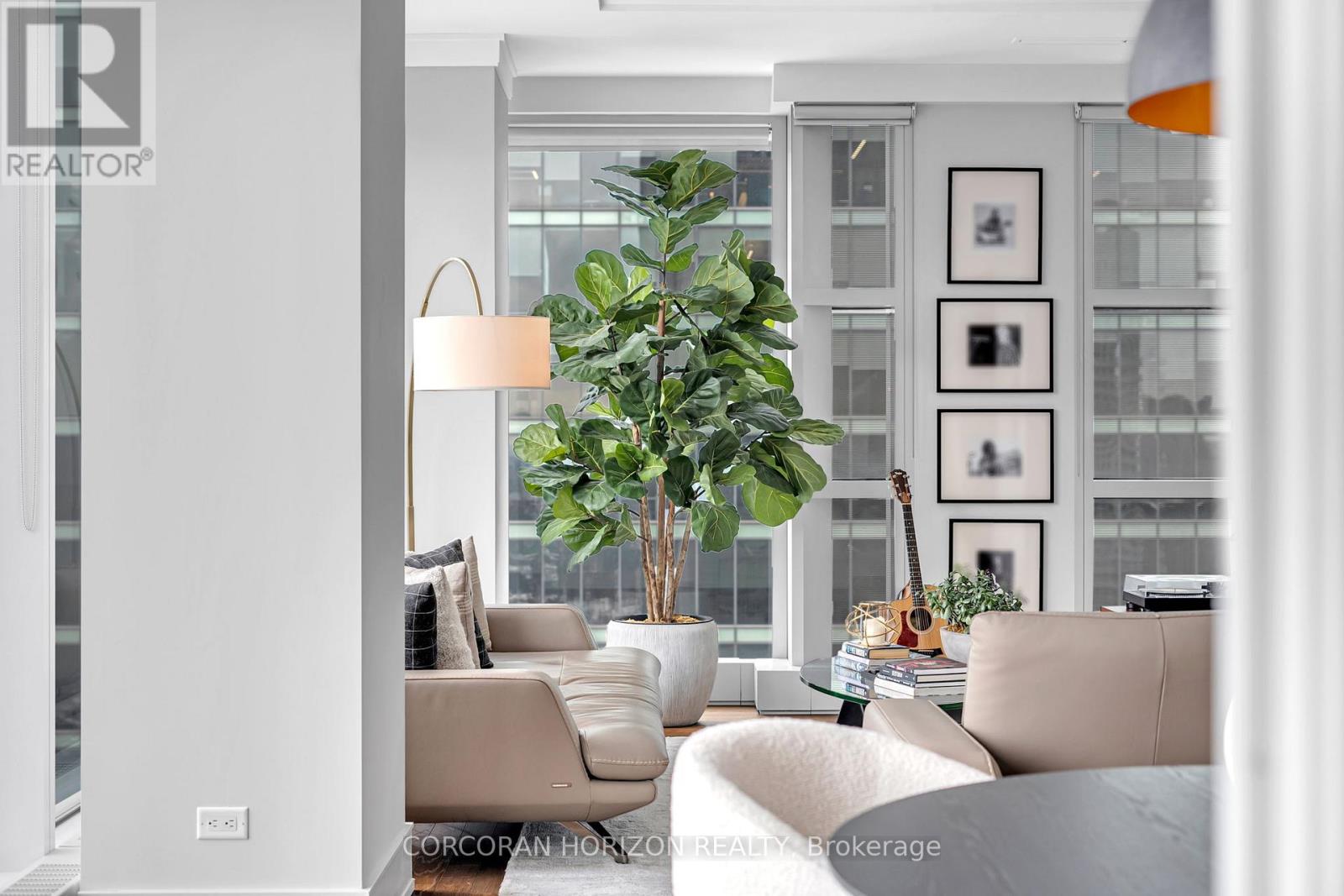 3303 - 183 Wellington Street W, Toronto, Ontario  M5V 0A1 - Photo 20 - C12965744