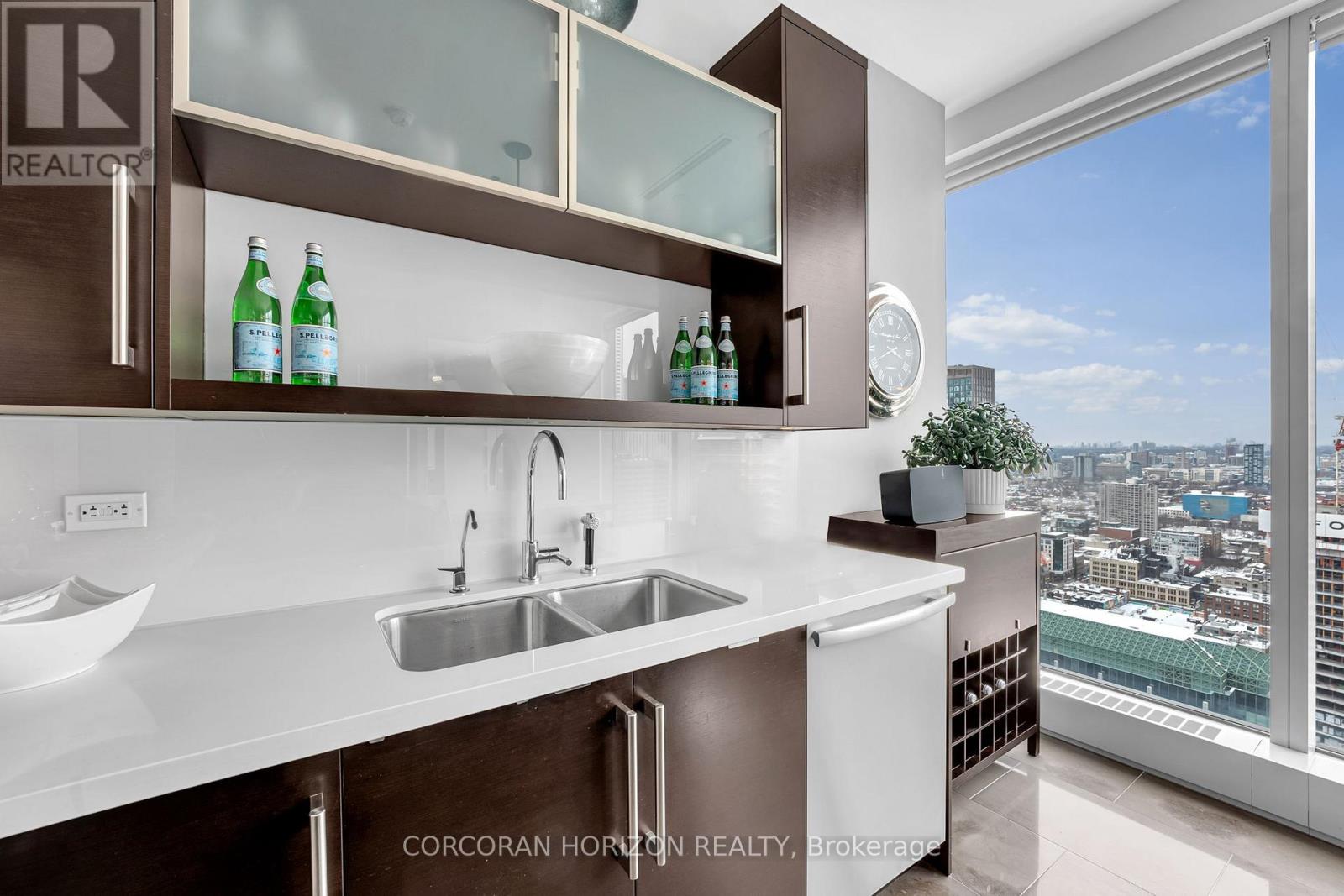 3303 - 183 Wellington Street W, Toronto, Ontario  M5V 0A1 - Photo 25 - C12965744