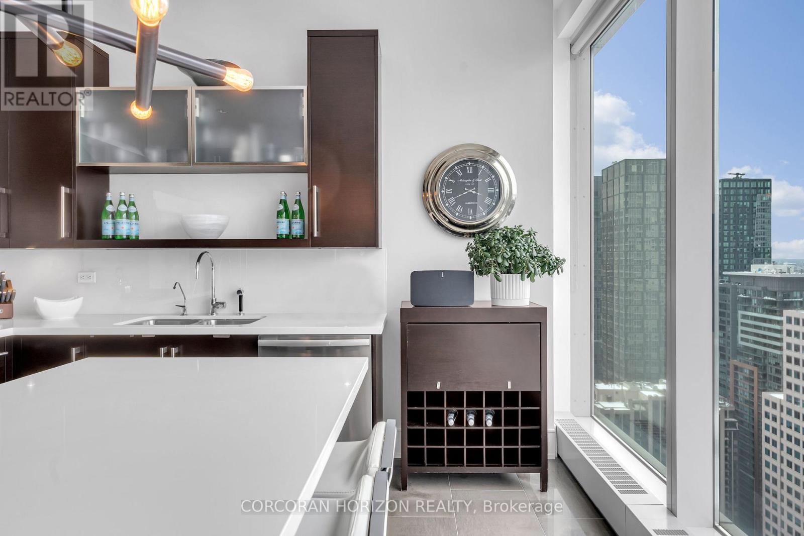 3303 - 183 Wellington Street W, Toronto, Ontario  M5V 0A1 - Photo 27 - C12965744