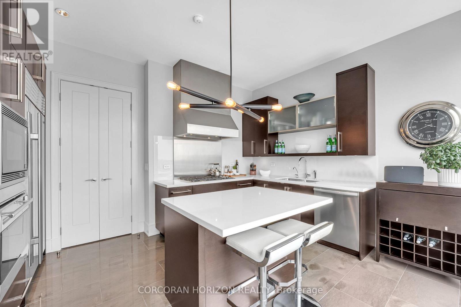 3303 - 183 Wellington Street W, Toronto, Ontario  M5V 0A1 - Photo 28 - C12965744