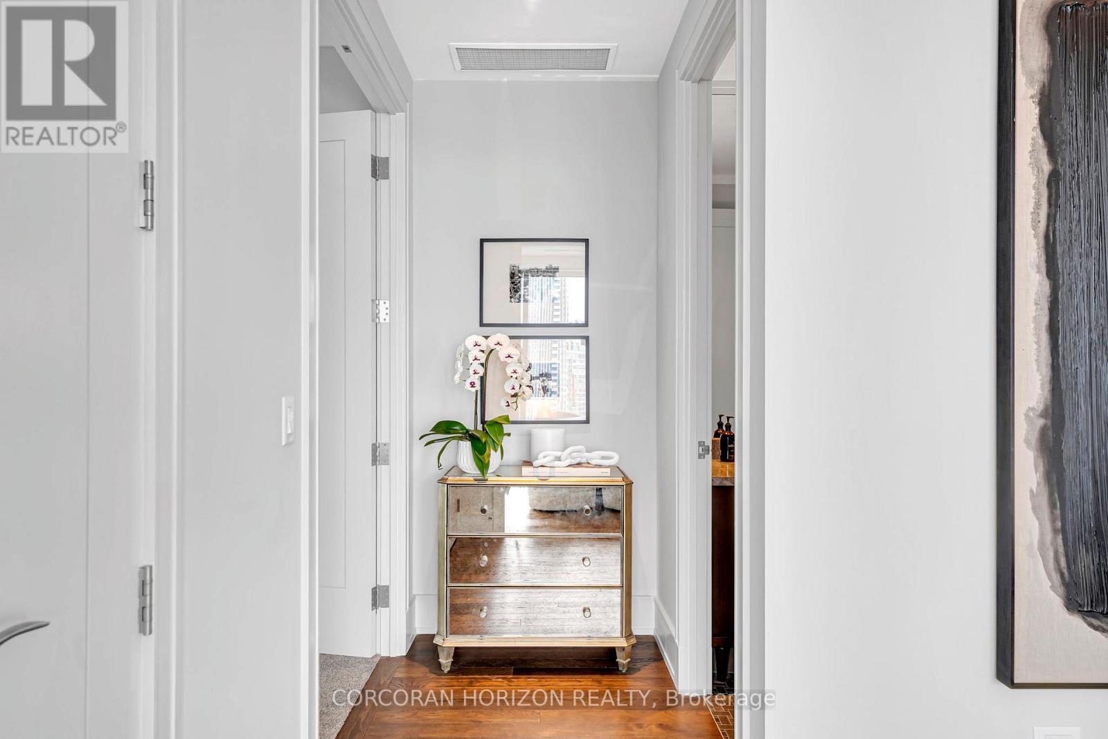 3303 - 183 Wellington Street W, Toronto, Ontario  M5V 0A1 - Photo 31 - C12965744