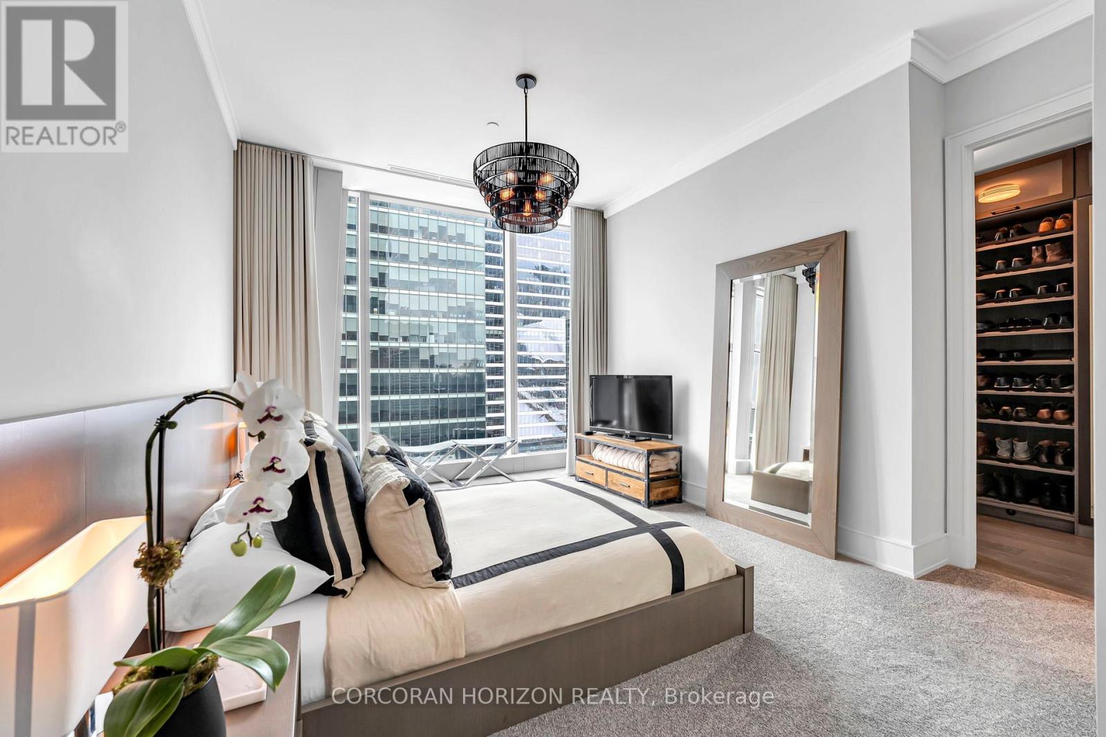 3303 - 183 Wellington Street W, Toronto, Ontario  M5V 0A1 - Photo 33 - C12965744