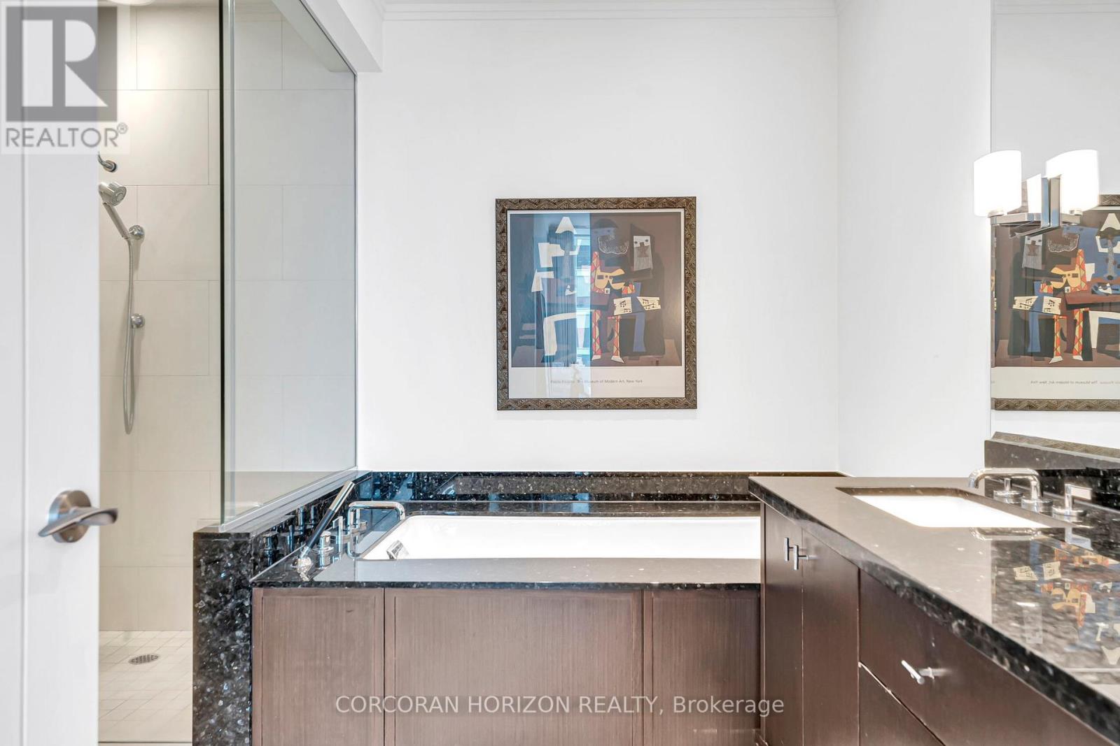 3303 - 183 Wellington Street W, Toronto, Ontario  M5V 0A1 - Photo 38 - C12965744