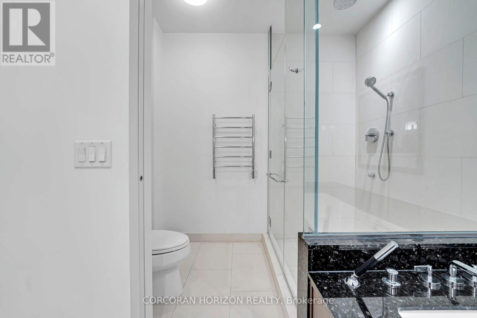 3303 - 183 Wellington Street W, Toronto, Ontario  M5V 0A1 - Photo 40 - C12965744