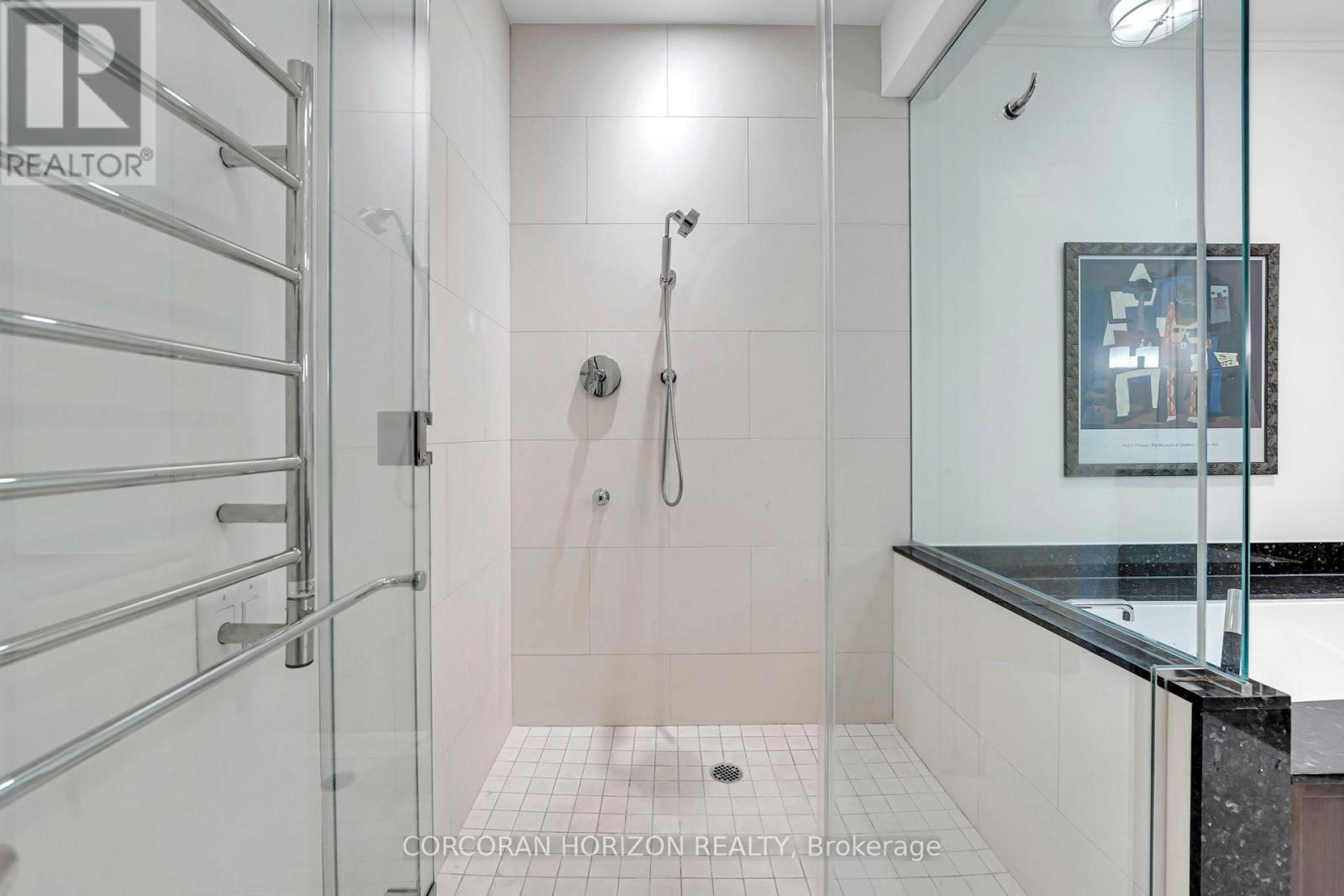 3303 - 183 Wellington Street W, Toronto, Ontario  M5V 0A1 - Photo 41 - C12965744