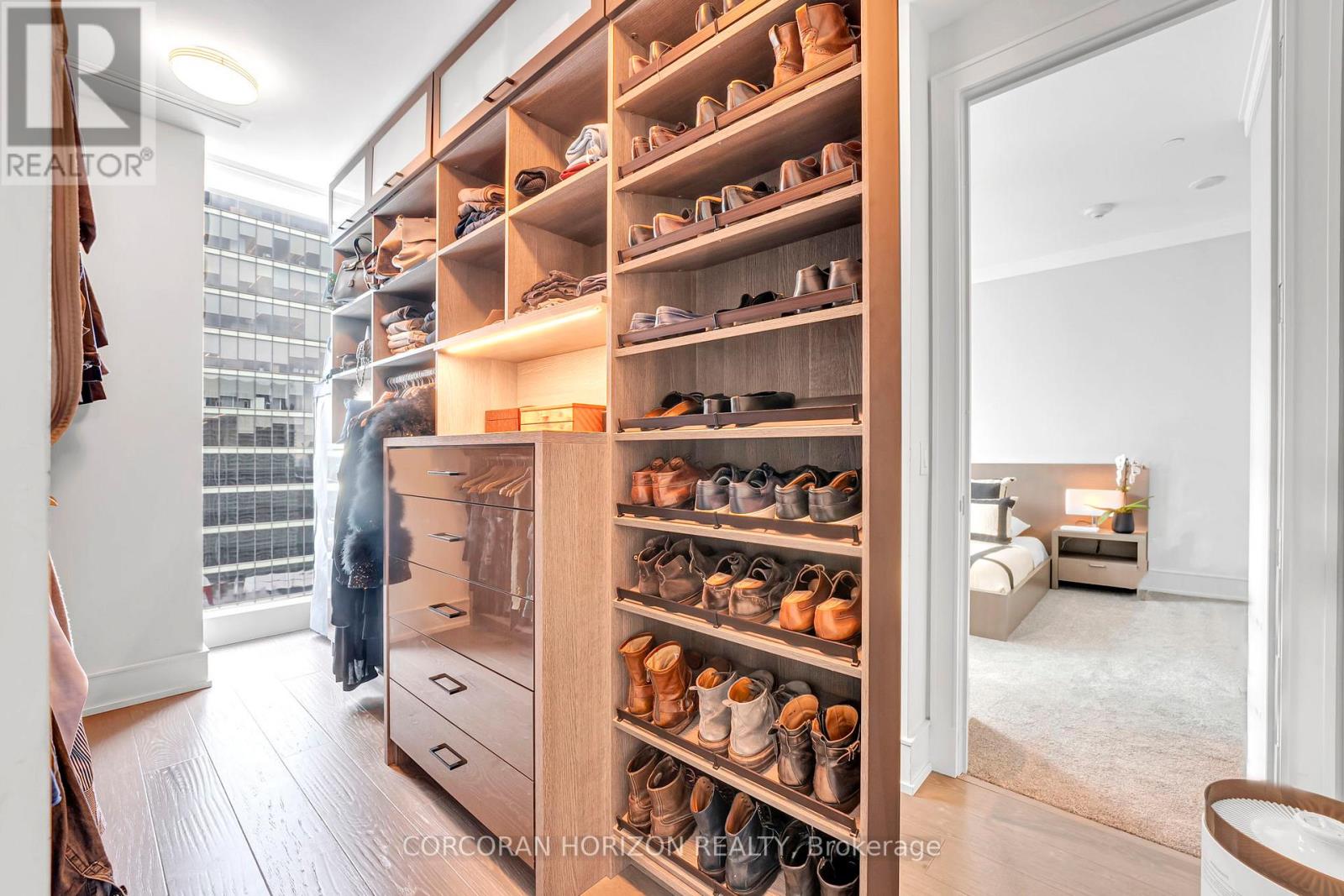 3303 - 183 Wellington Street W, Toronto, Ontario  M5V 0A1 - Photo 42 - C12965744