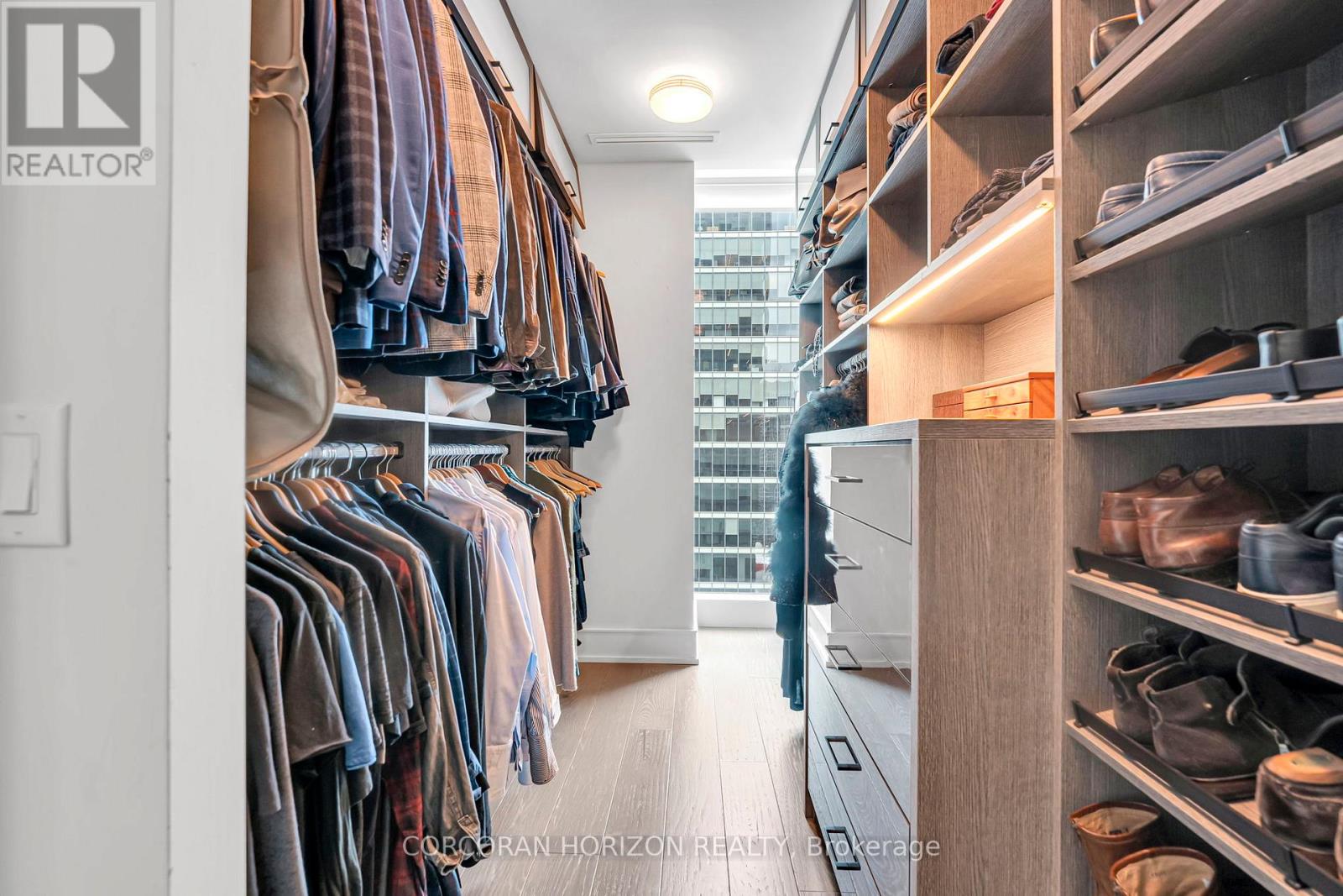 3303 - 183 Wellington Street W, Toronto, Ontario  M5V 0A1 - Photo 43 - C12965744