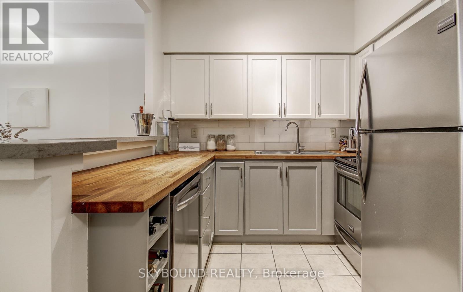 703 - 120 Lombard Street, Toronto, Ontario  M5C 3H5 - Photo 9 - C12965784