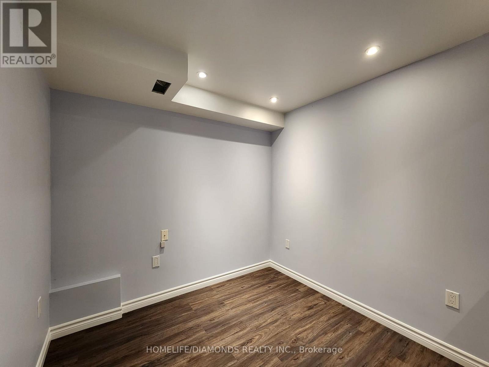 22 Colonel Lyall Street, St. Catharines, Ontario  L2P 0B3 - Photo 17 - X12919362