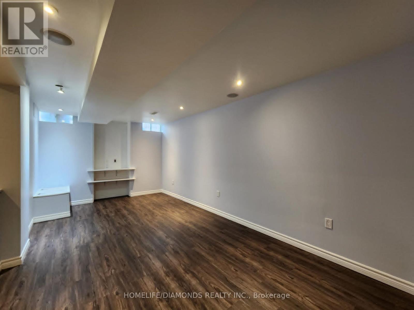 22 Colonel Lyall Street, St. Catharines, Ontario  L2P 0B3 - Photo 11 - X12919362