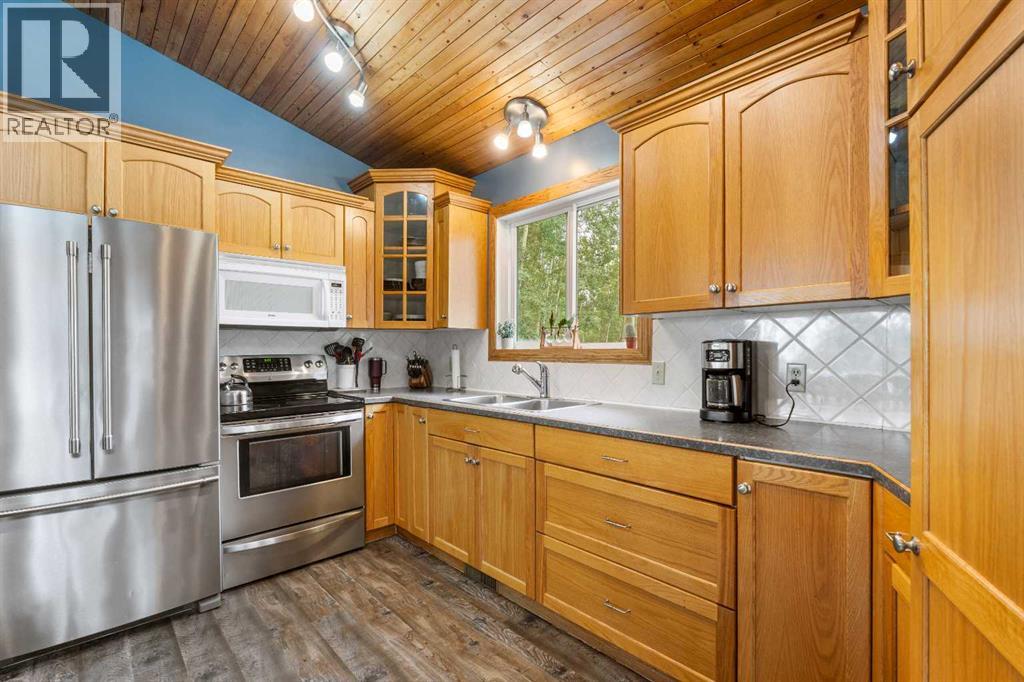 51 Lightning Bay, Rural Barrhead No. 11, Alberta  T7N 1N3 - Photo 13 - A2295212