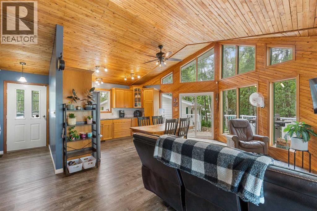 51 Lightning Bay, Rural Barrhead No. 11, Alberta  T7N 1N3 - Photo 24 - A2295212