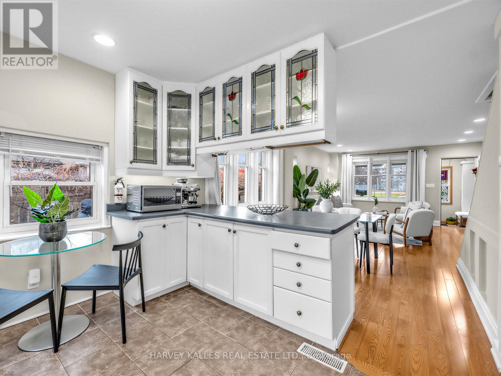 71 Dentonia Park Avenue, Toronto, Ontario  M4C 1X1 - Photo 16 - E12965640