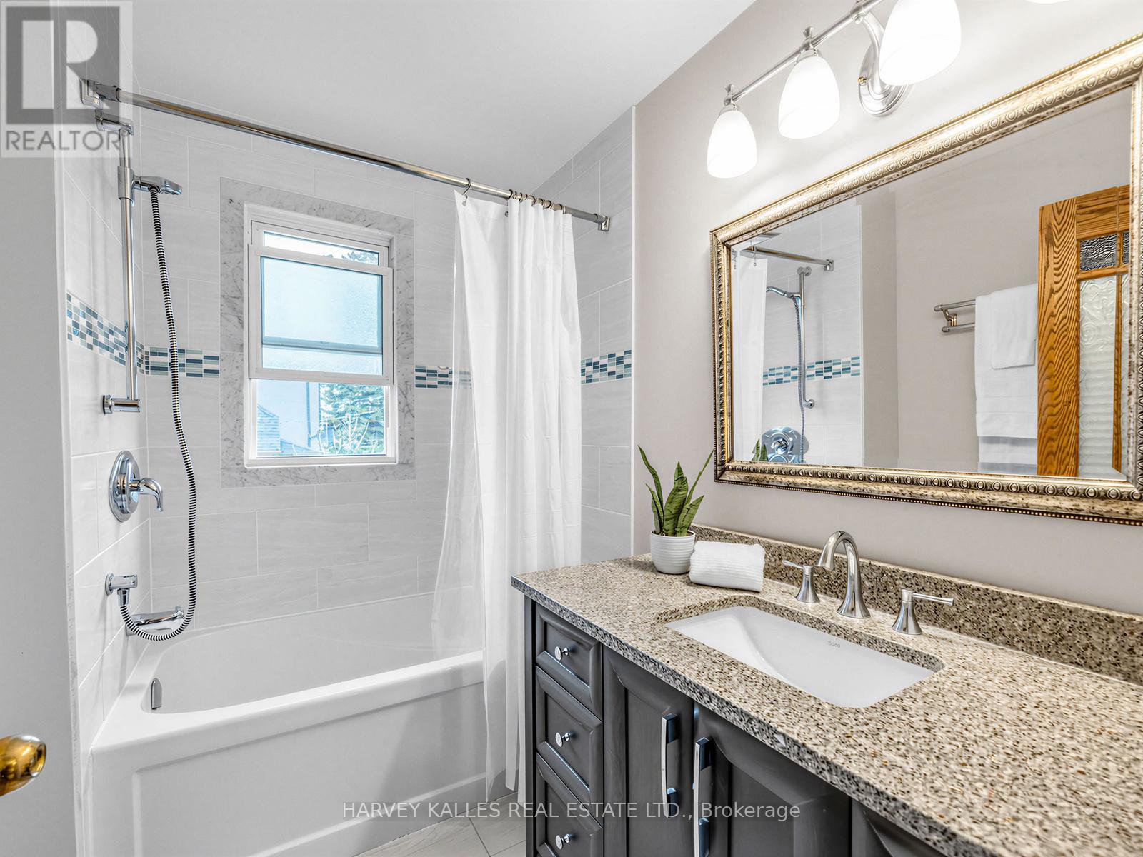 71 Dentonia Park Avenue, Toronto, Ontario  M4C 1X1 - Photo 21 - E12965640