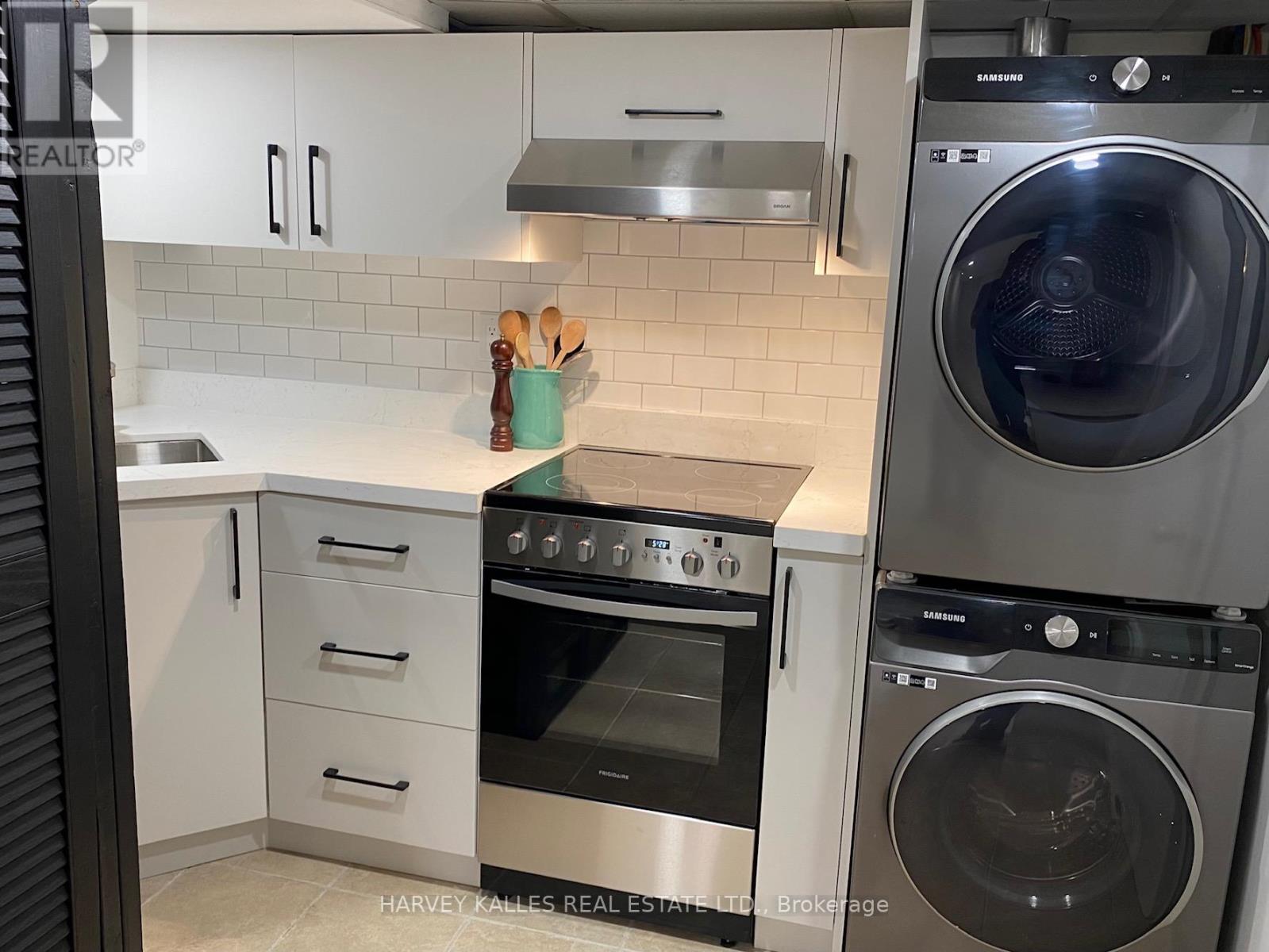 71 Dentonia Park Avenue, Toronto, Ontario  M4C 1X1 - Photo 31 - E12965640