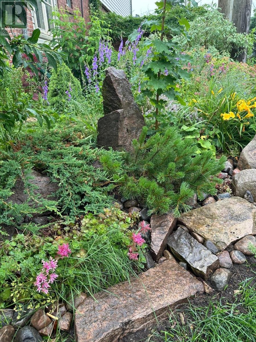 71 Dentonia Park Avenue, Toronto, Ontario  M4C 1X1 - Photo 32 - E12965640