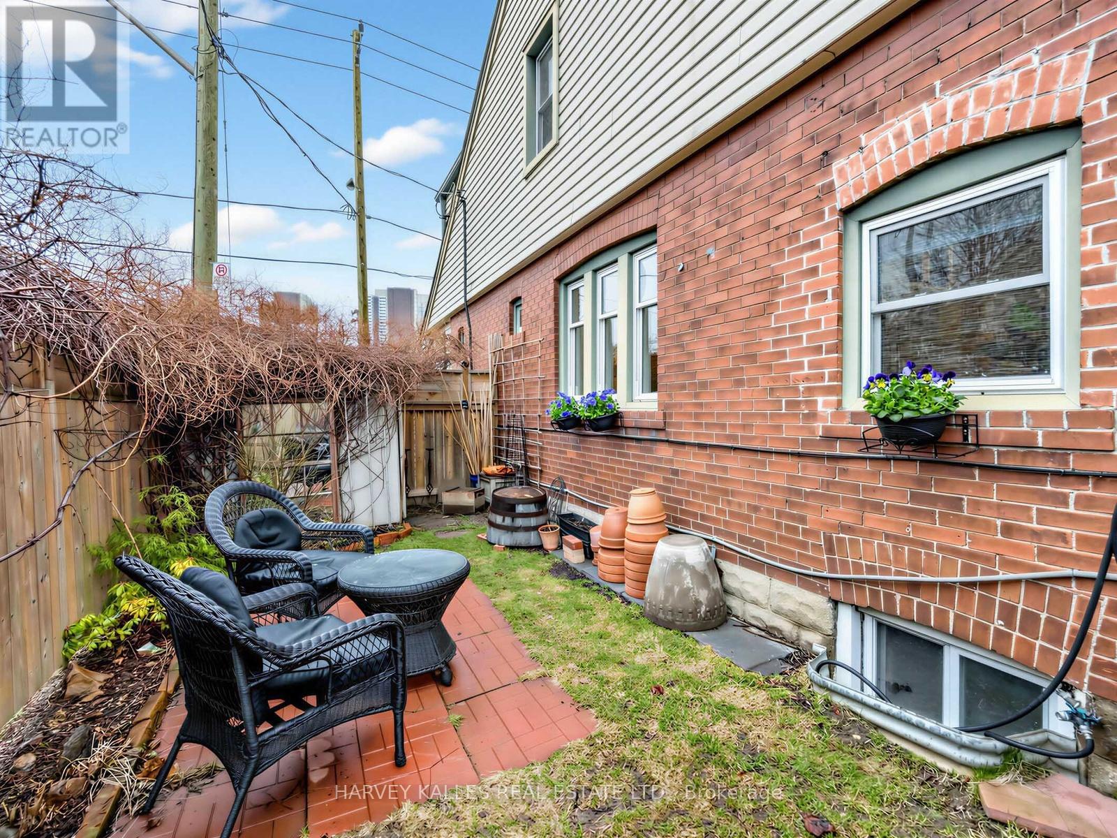 71 Dentonia Park Avenue, Toronto, Ontario  M4C 1X1 - Photo 38 - E12965640