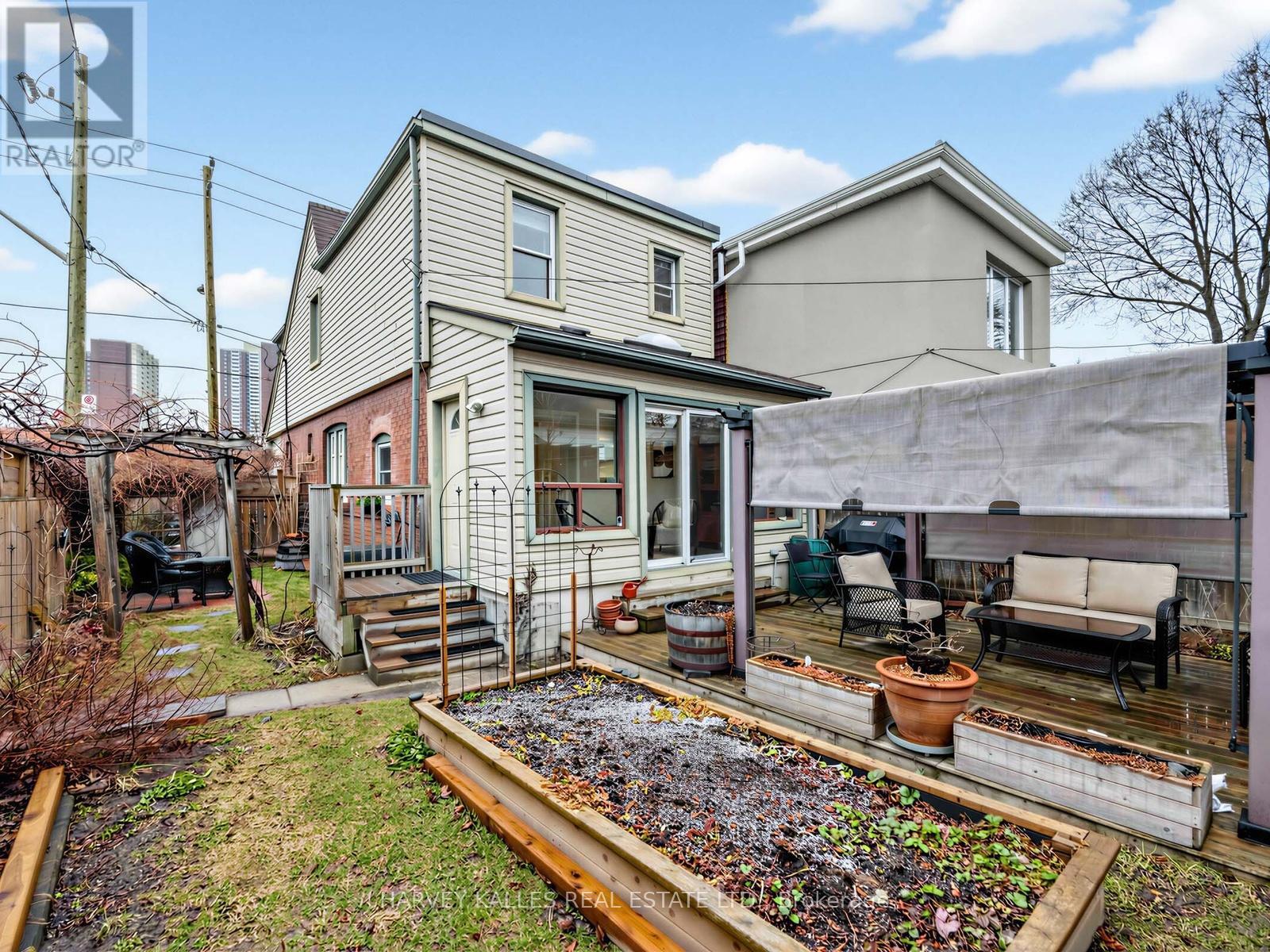 71 Dentonia Park Avenue, Toronto, Ontario  M4C 1X1 - Photo 39 - E12965640