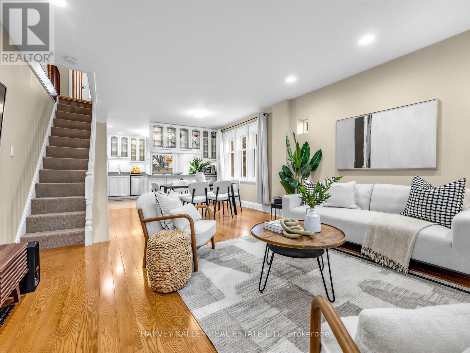 71 Dentonia Park Avenue, Toronto, Ontario  M4C 1X1 - Photo 7 - E12965640