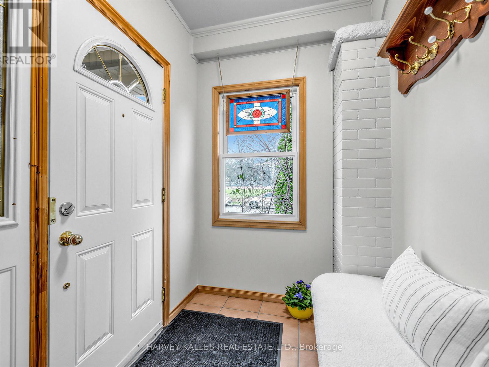 71 Dentonia Park Avenue, Toronto, Ontario  M4C 1X1 - Photo 9 - E12965640