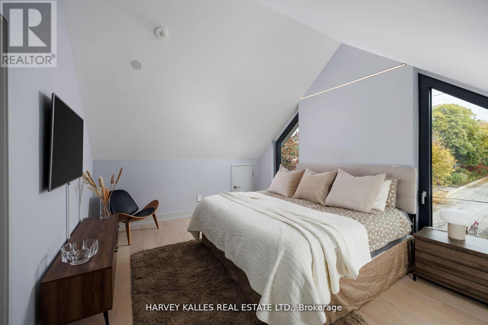 60 Hiltz Avenue, Toronto, Ontario  M4L 2N5 - Photo 33 - E12965658