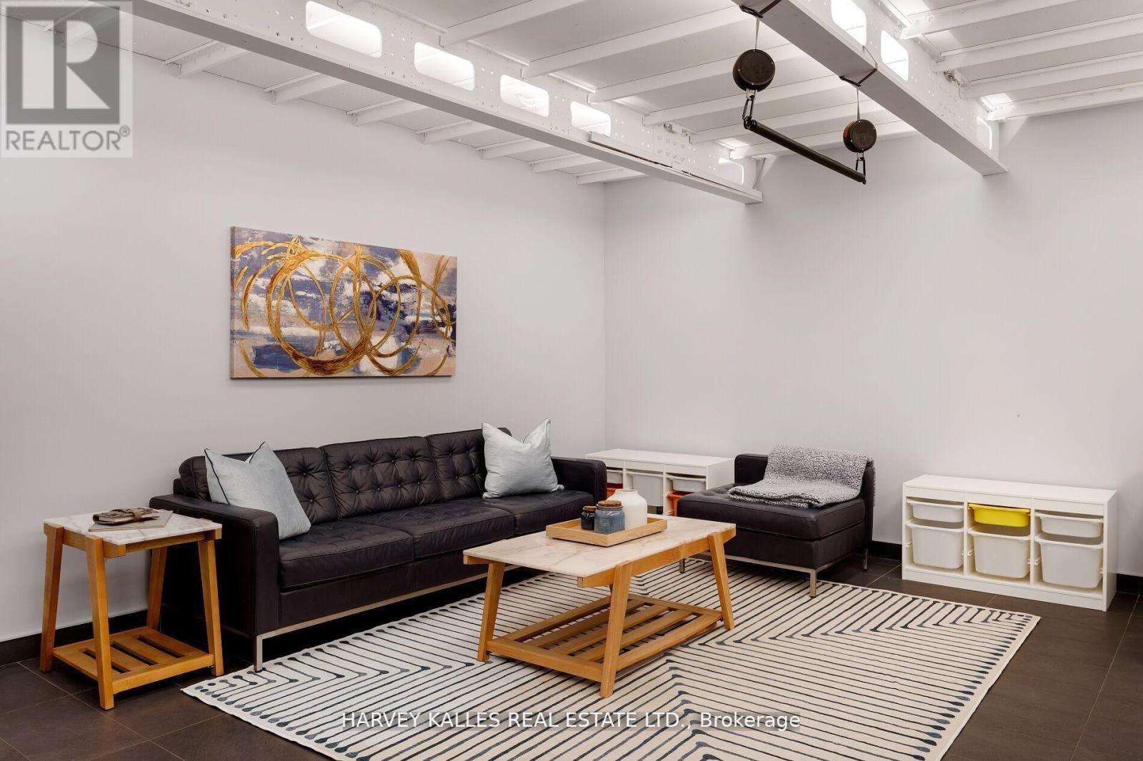 60 Hiltz Avenue, Toronto, Ontario  M4L 2N5 - Photo 38 - E12965658