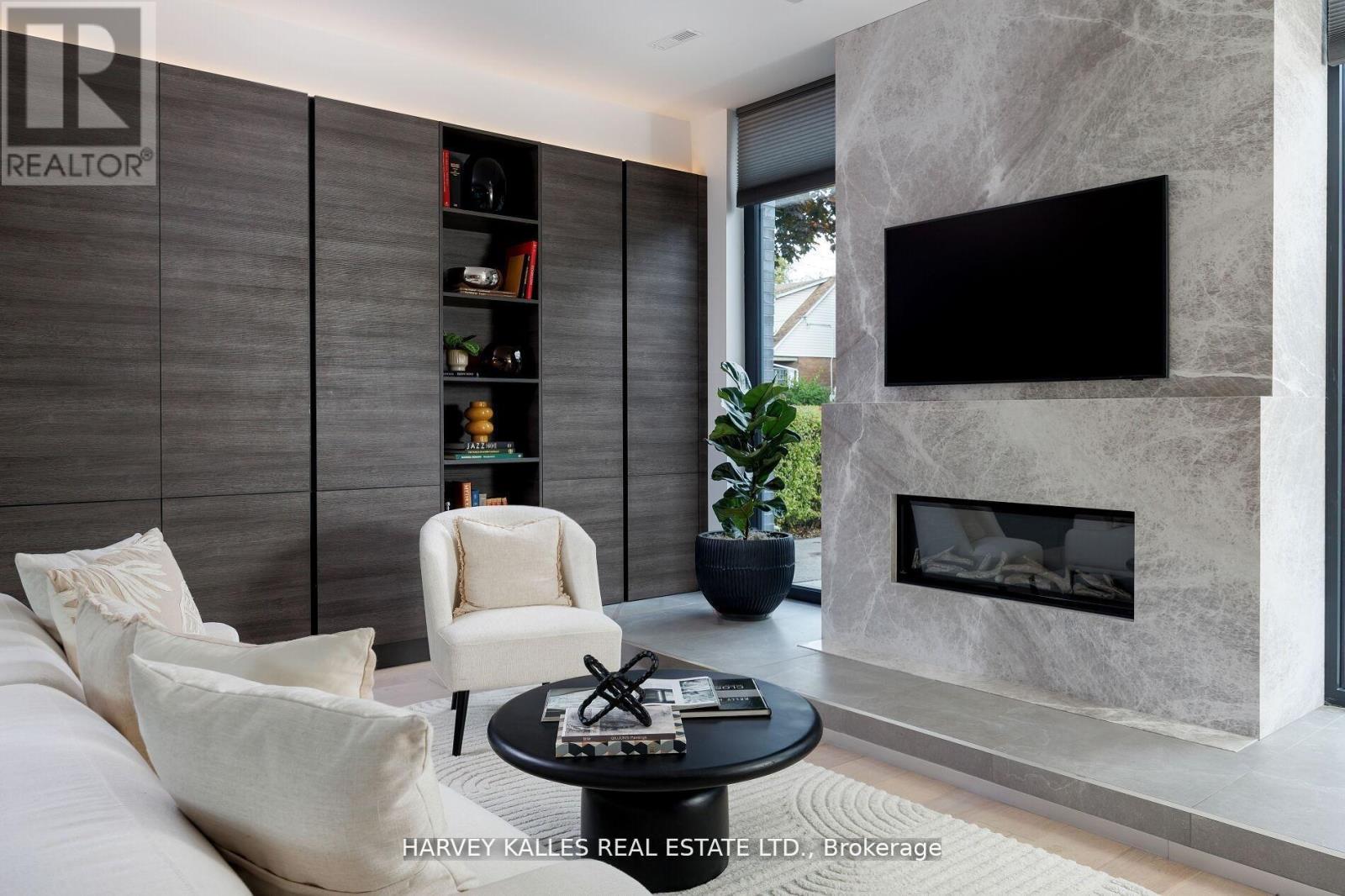 60 Hiltz Avenue, Toronto, Ontario  M4L 2N5 - Photo 5 - E12965658