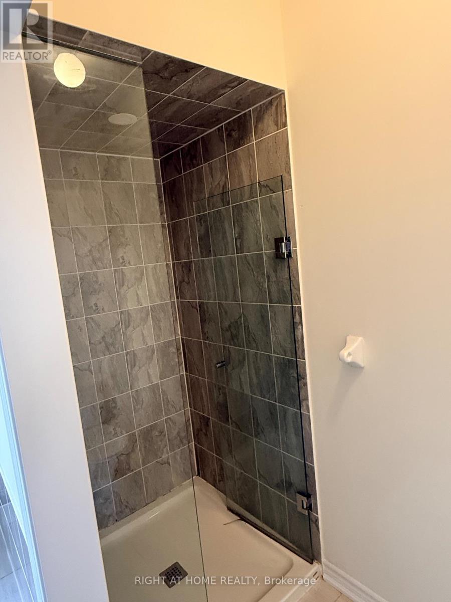 31 Hickling Lane, Ajax, Ontario  L1T 0P9 - Photo 12 - E12965802