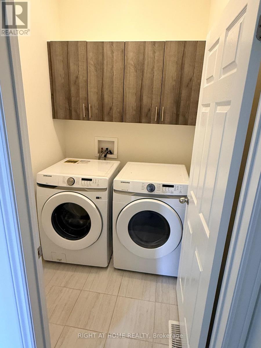 31 Hickling Lane, Ajax, Ontario  L1T 0P9 - Photo 7 - E12965802