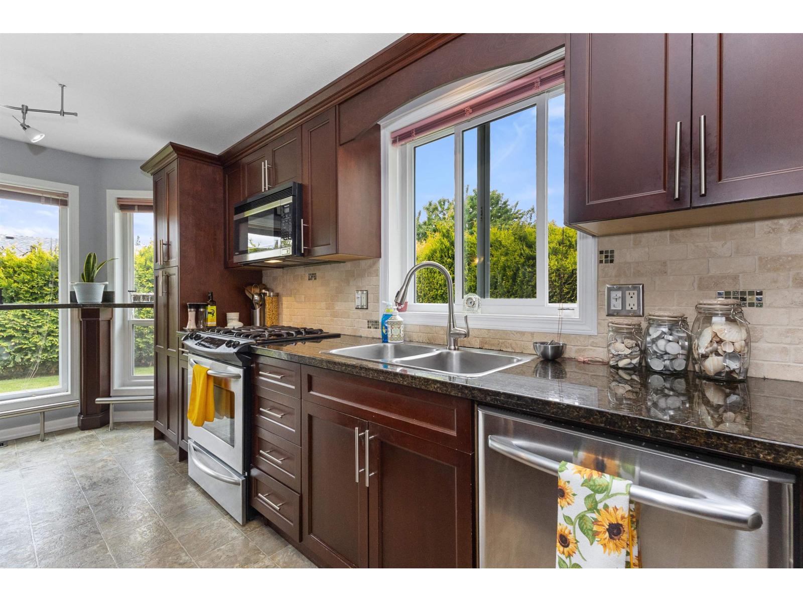 34654 Dunsmuir Court, Abbotsford, British Columbia  V2S 6G4 - Photo 3 - R3107083