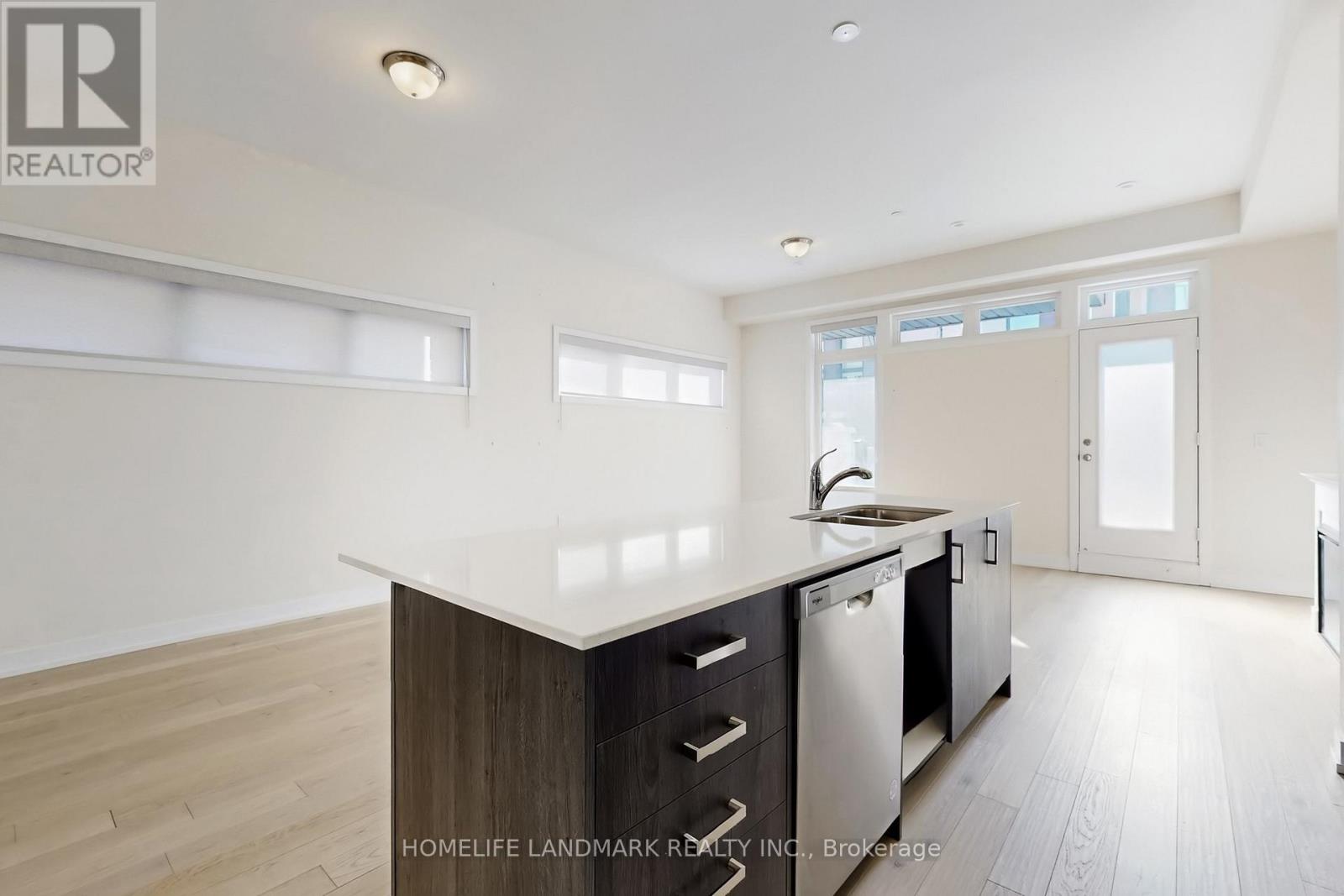 20 Credit Lane, Richmond Hill, Ontario  L4E 1G9 - Photo 10 - N12965654