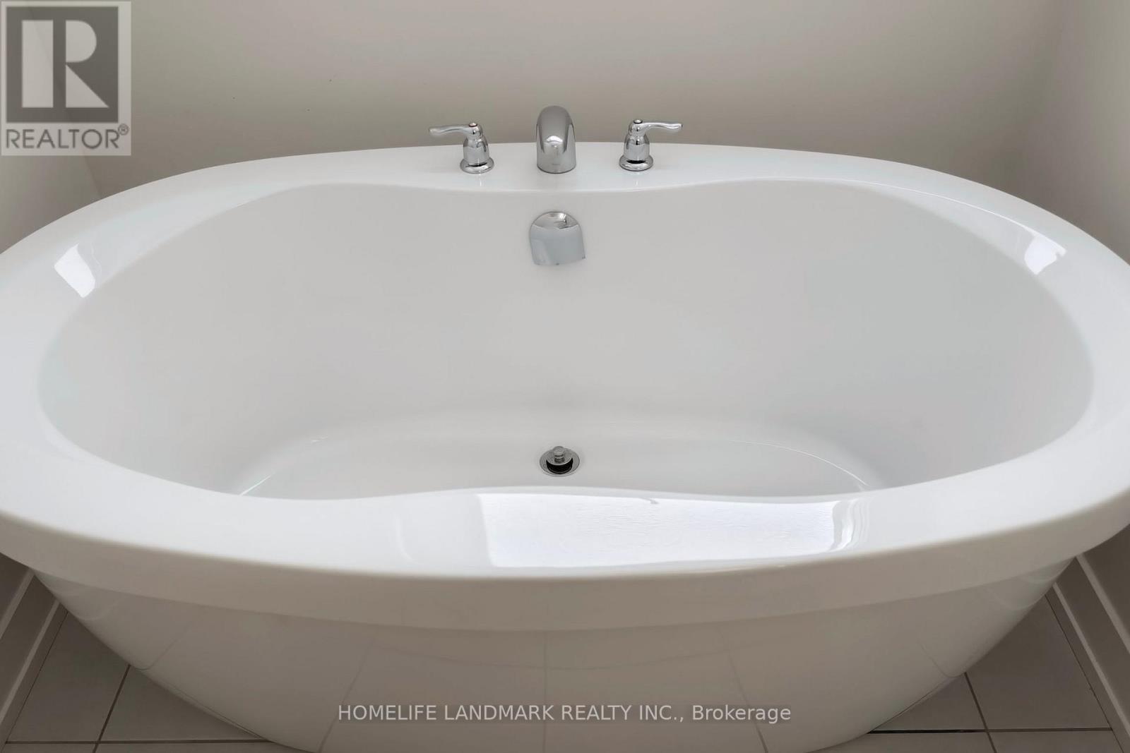 20 Credit Lane, Richmond Hill, Ontario  L4E 1G9 - Photo 21 - N12965654