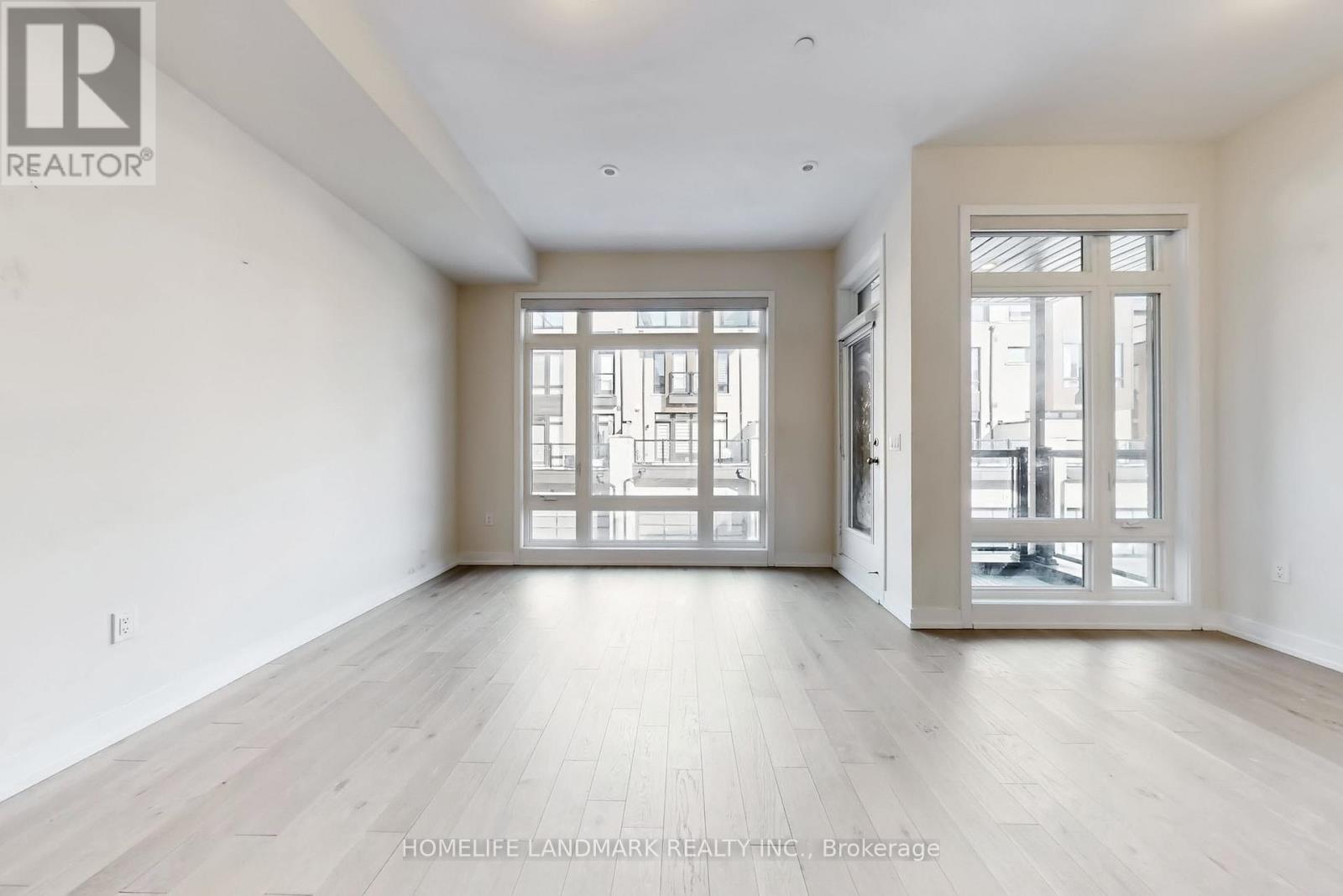 20 Credit Lane, Richmond Hill, Ontario  L4E 1G9 - Photo 4 - N12965654