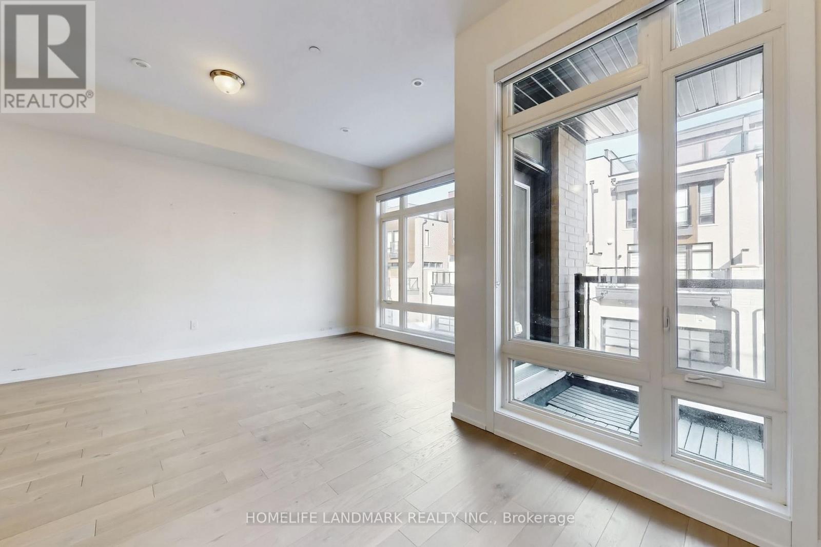 20 Credit Lane, Richmond Hill, Ontario  L4E 1G9 - Photo 5 - N12965654