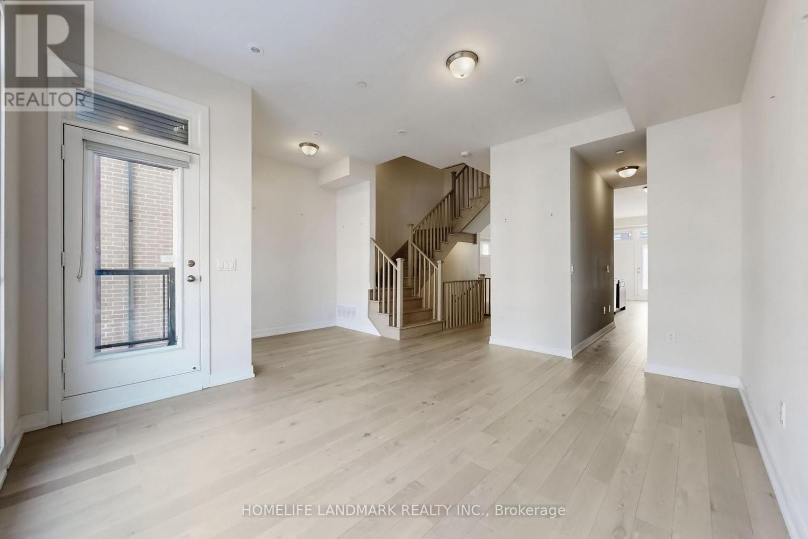 20 Credit Lane, Richmond Hill, Ontario  L4E 1G9 - Photo 6 - N12965654