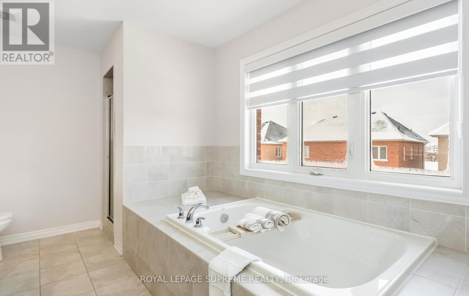 95 Selby Crescent, Bradford West Gwillimbury, Ontario  L3Z 0V3 - Photo 26 - N12965688