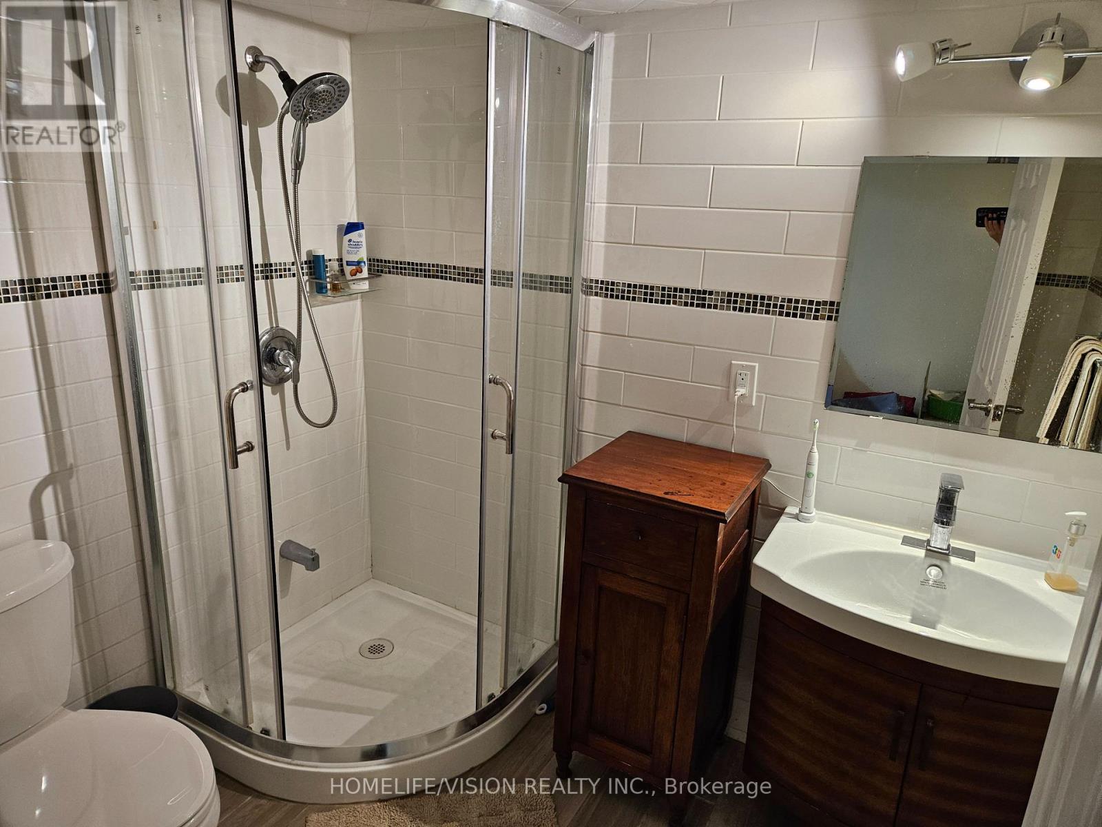 Basement Unit - 23 Glendale Road, Markham, Ontario  L3T 6Y3 - Photo 16 - N12965758