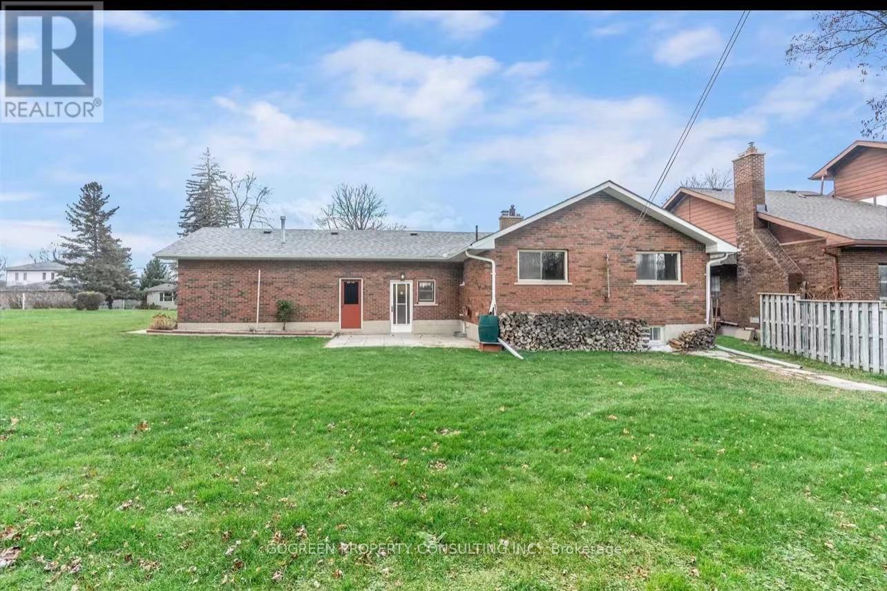 15 Valleyview Avenue, East Gwillimbury, Ontario  L9N 1K2 - Photo 17 - N12965786