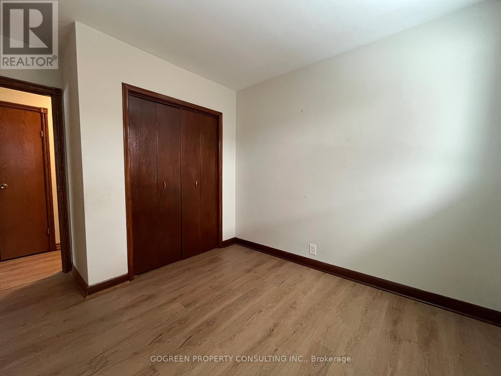 15 Valleyview Avenue, East Gwillimbury, Ontario  L9N 1K2 - Photo 9 - N12965786