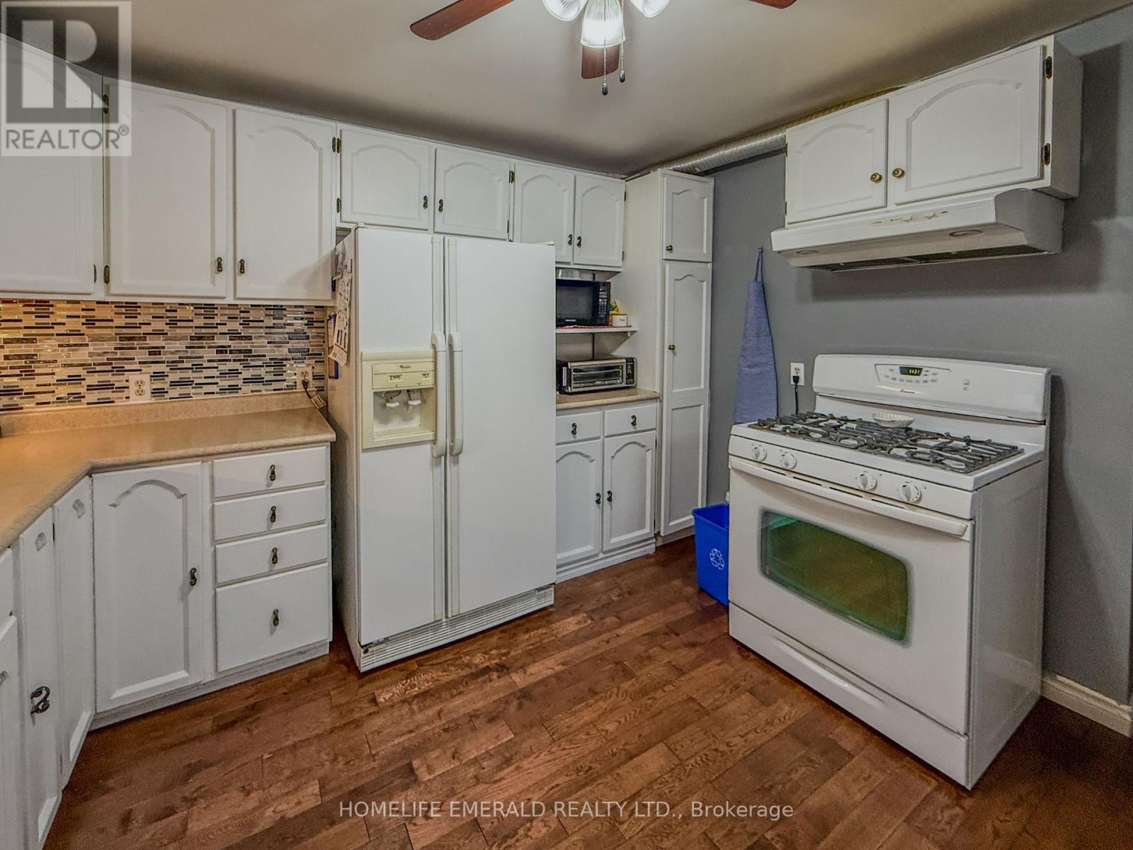 11 Centre Street, Essa, Ontario  L0M 1B0 - Photo 14 - N12965928