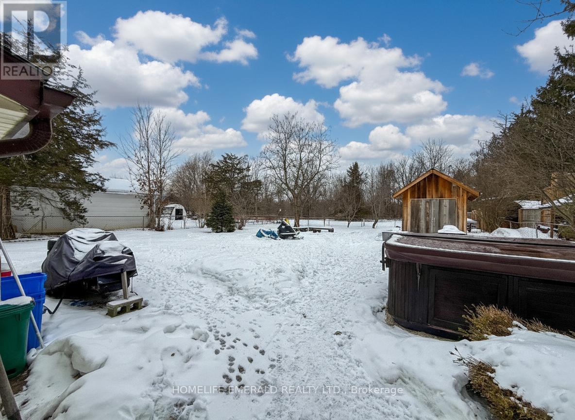 11 Centre Street, Essa, Ontario  L0M 1B0 - Photo 30 - N12965928