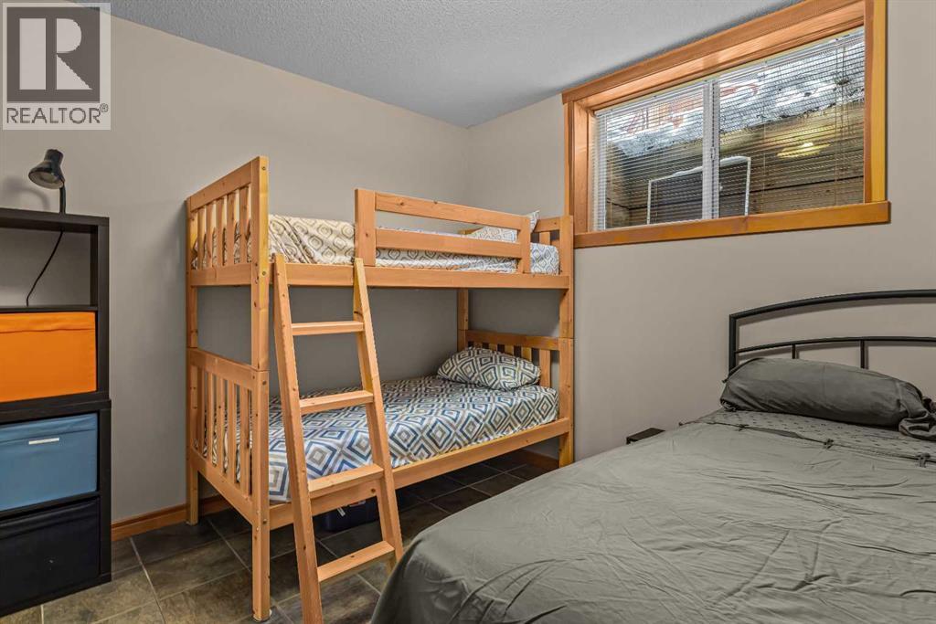 147 Hubman Landing, Canmore, Alberta  T1W 3L3 - Photo 39 - A2298120