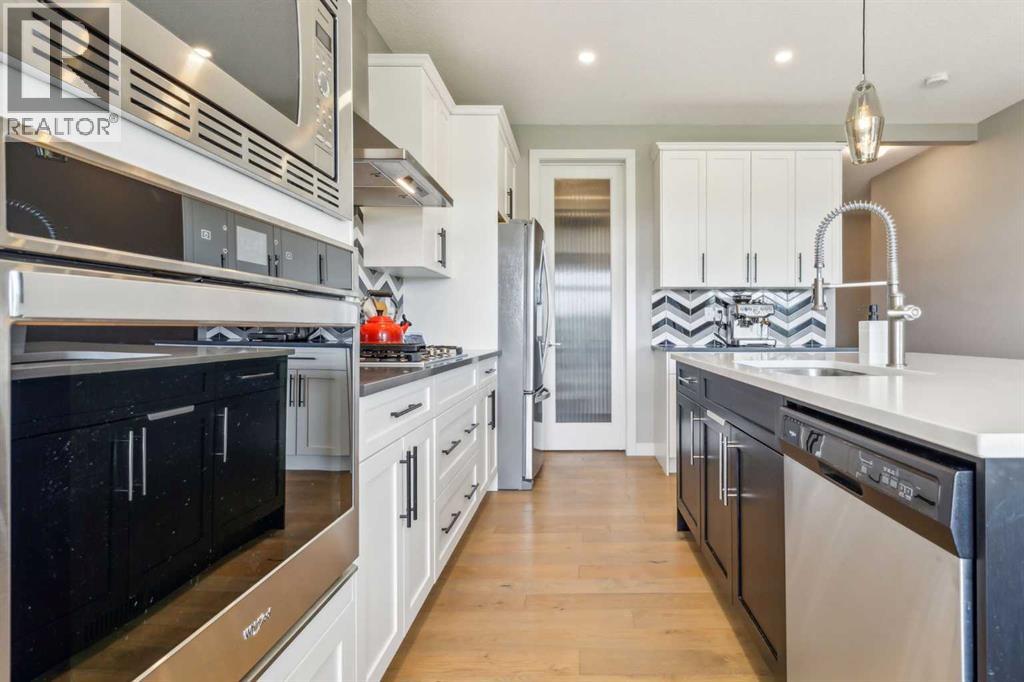 128 Sundown View, Cochrane, Alberta  T4C 2N9 - Photo 8 - A2298637