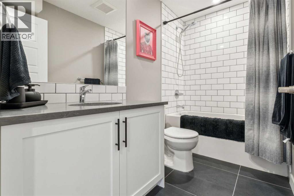 128 Sundown View, Cochrane, Alberta  T4C 2N9 - Photo 39 - A2298637