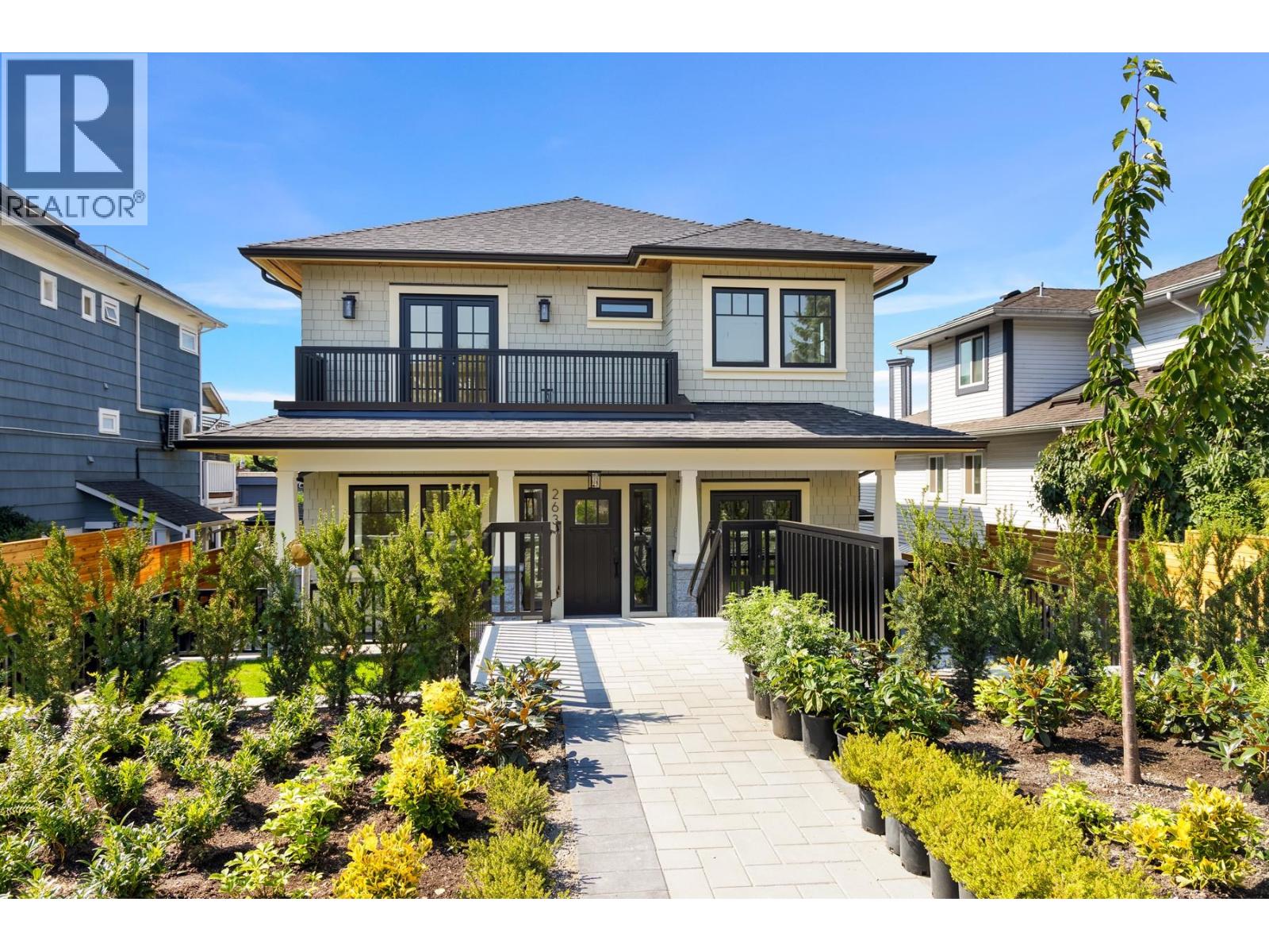 261 W 6TH STREET, North Vancouver, British Columbia