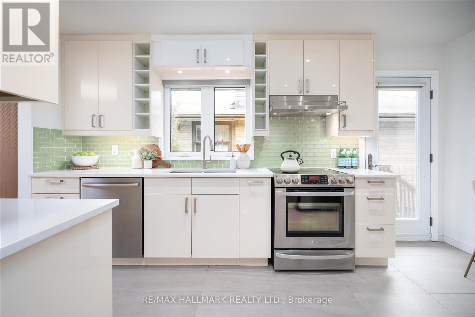 3782 St.clair Avenue E, Toronto, Ontario  M1M 1V2 - Photo 11 - E12965992