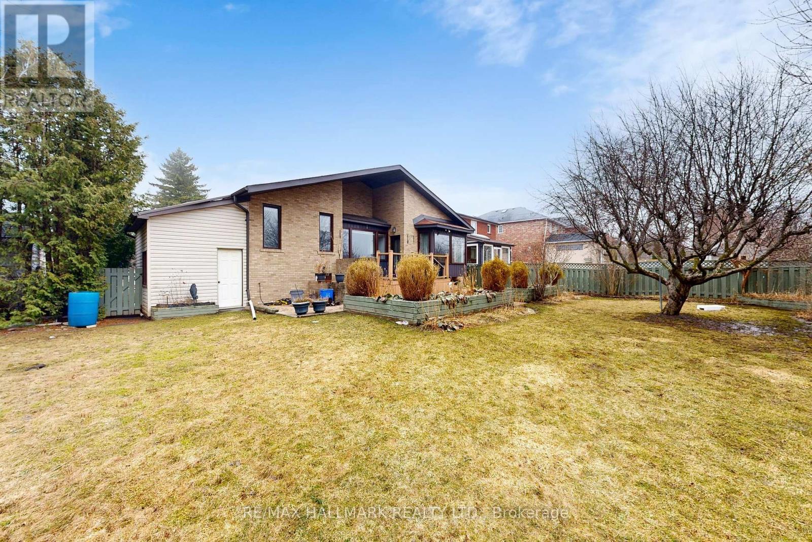 101 Leyburn Avenue, Richmond Hill, Ontario  L4C 0J6 - Photo 29 - N12941474