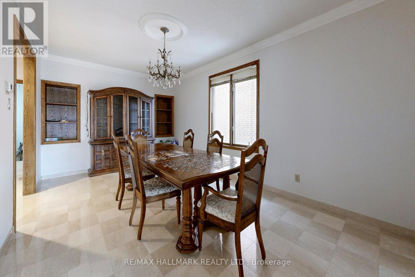 101 Leyburn Avenue, Richmond Hill, Ontario  L4C 0J6 - Photo 9 - N12941474