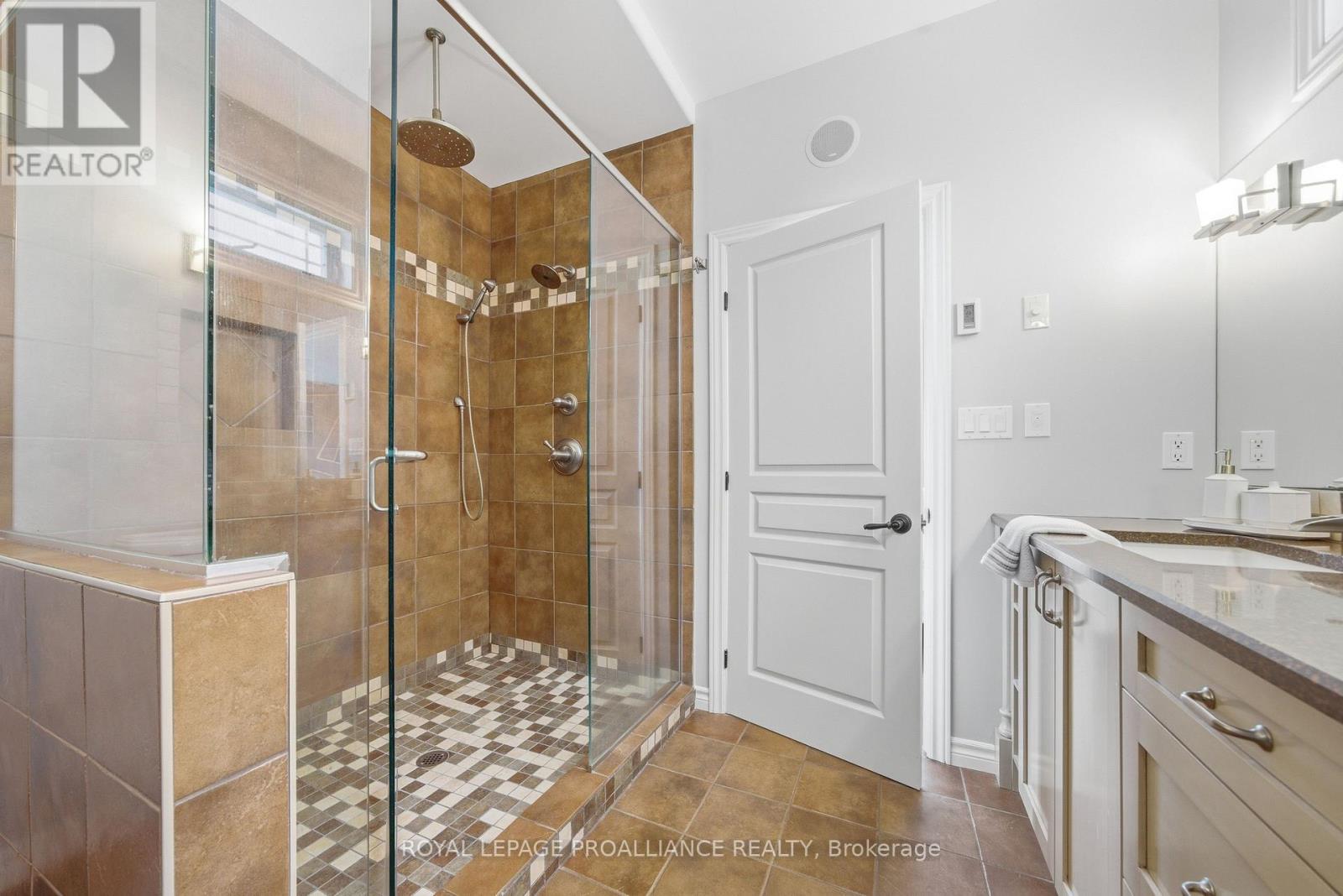 240 Avondale Road, Belleville, Ontario  K8P 0B6 - Photo 21 - X12822484